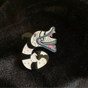 Enamel pin